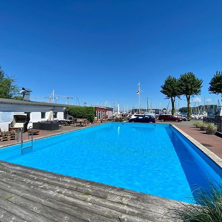 Hausboot Mit Traumlage In Luebeck-Travemuende 호텔 외부 사진