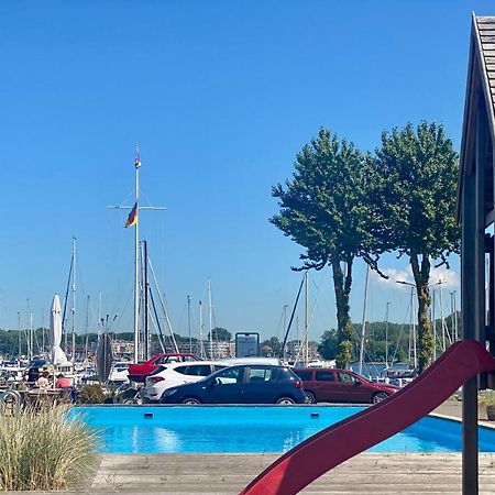 Hausboot Mit Traumlage In Luebeck-Travemuende 호텔 외부 사진