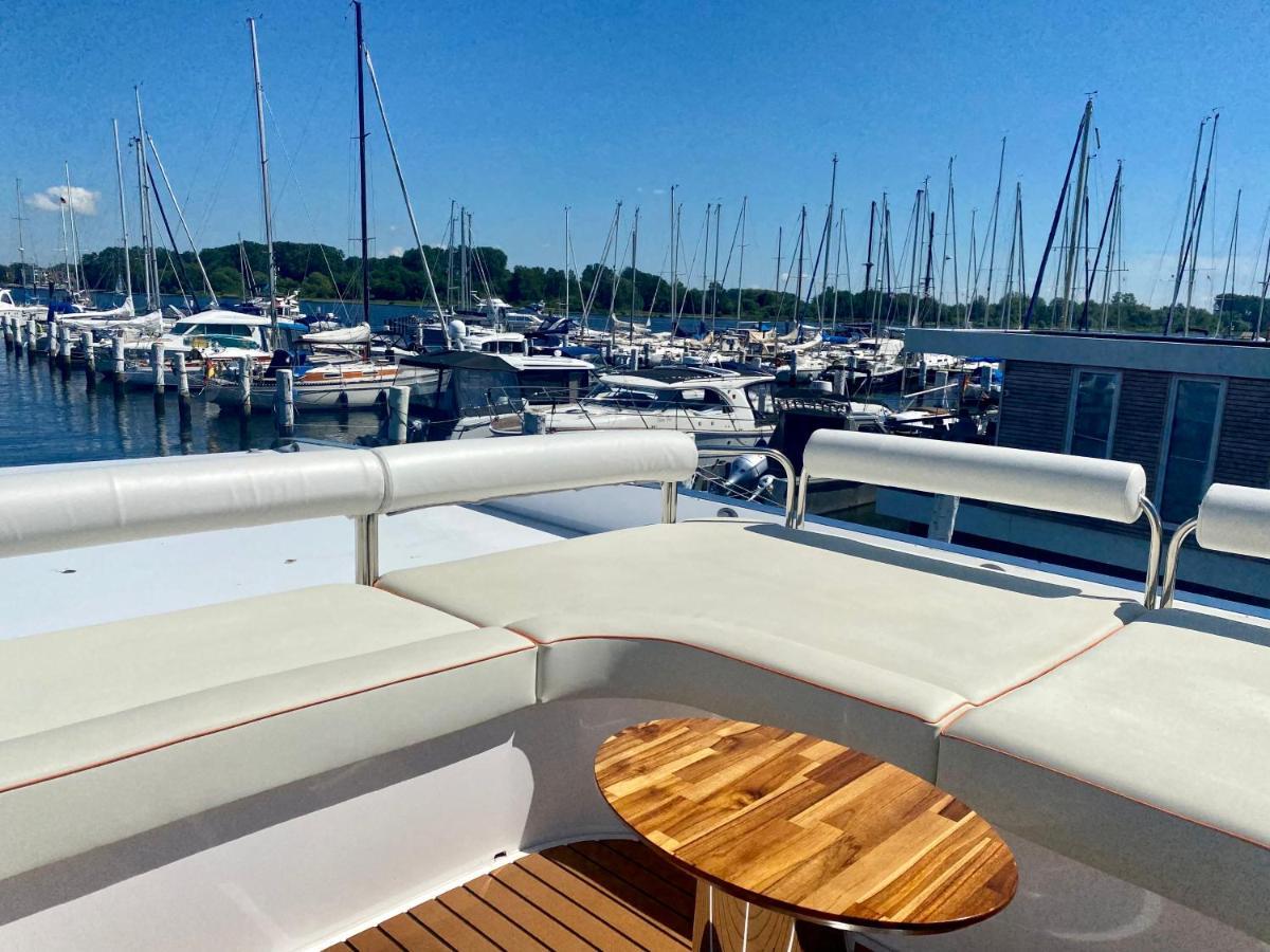 Hausboot Mit Traumlage In Luebeck-Travemuende 호텔 외부 사진