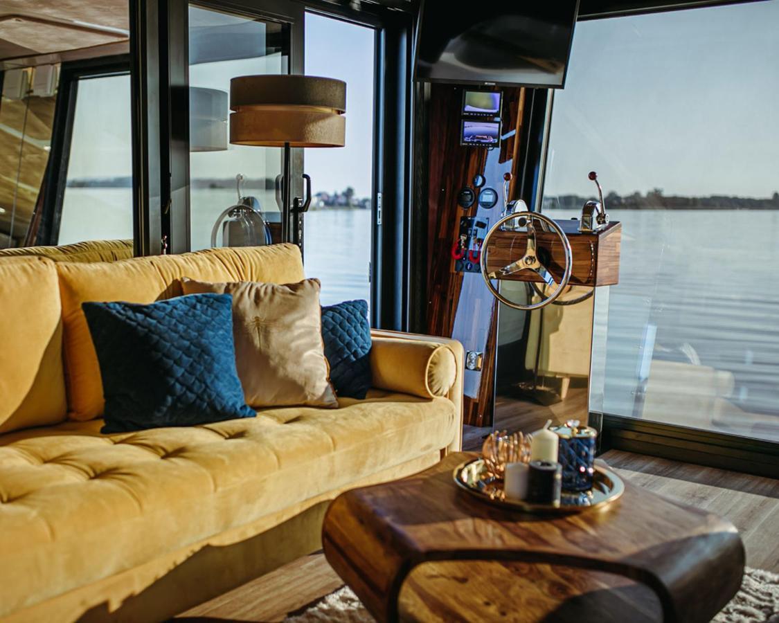 Hausboot Mit Traumlage In Luebeck-Travemuende 호텔 외부 사진