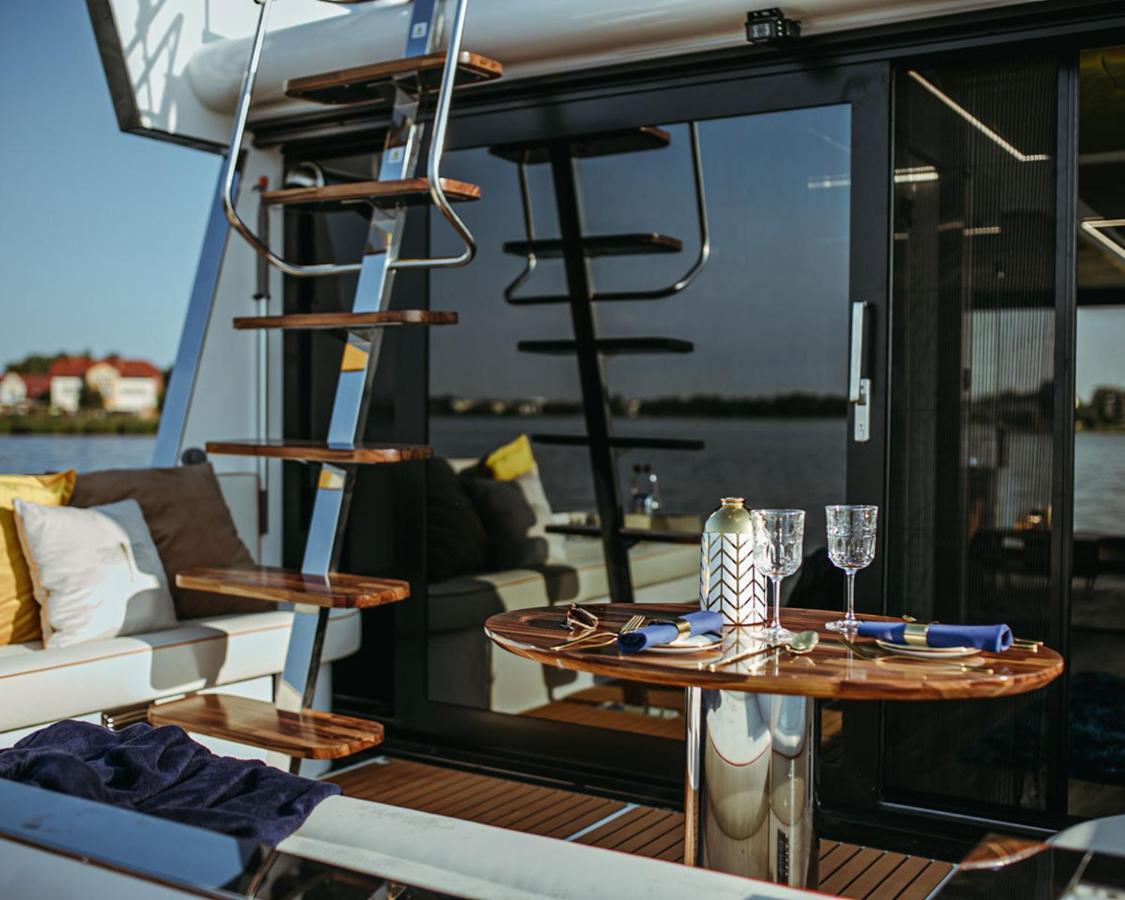Hausboot Mit Traumlage In Luebeck-Travemuende 호텔 외부 사진