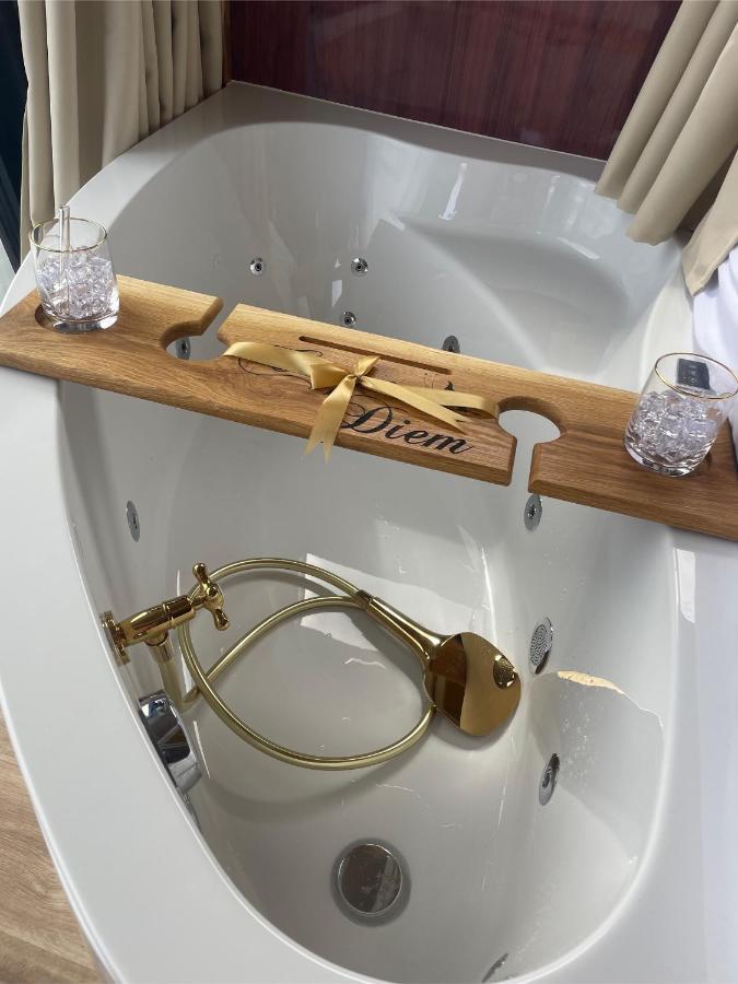 Hausboot Mit Traumlage In Luebeck-Travemuende 호텔 외부 사진
