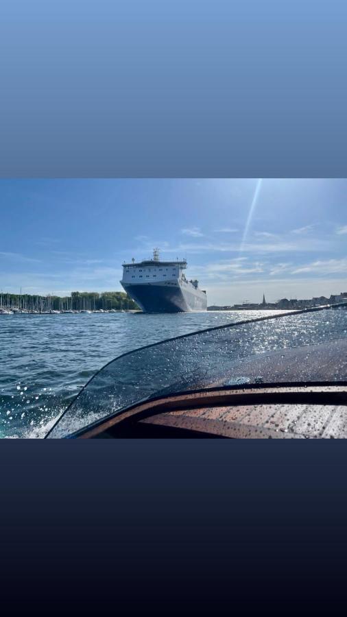 Hausboot Mit Traumlage In Luebeck-Travemuende 호텔 외부 사진