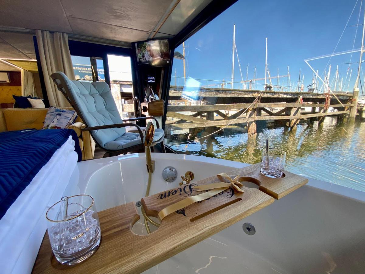 Hausboot Mit Traumlage In Luebeck-Travemuende 호텔 외부 사진